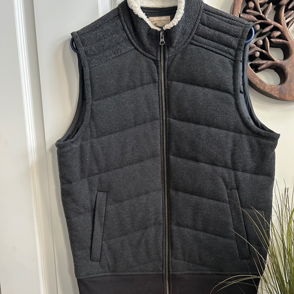 Refectory thick NWOT vest